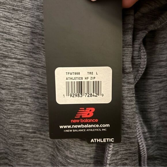 New Balance NWT Grey and Red Women’s Athletic Half Zip Jacket with Thumbholes L - Picture 8 of 9